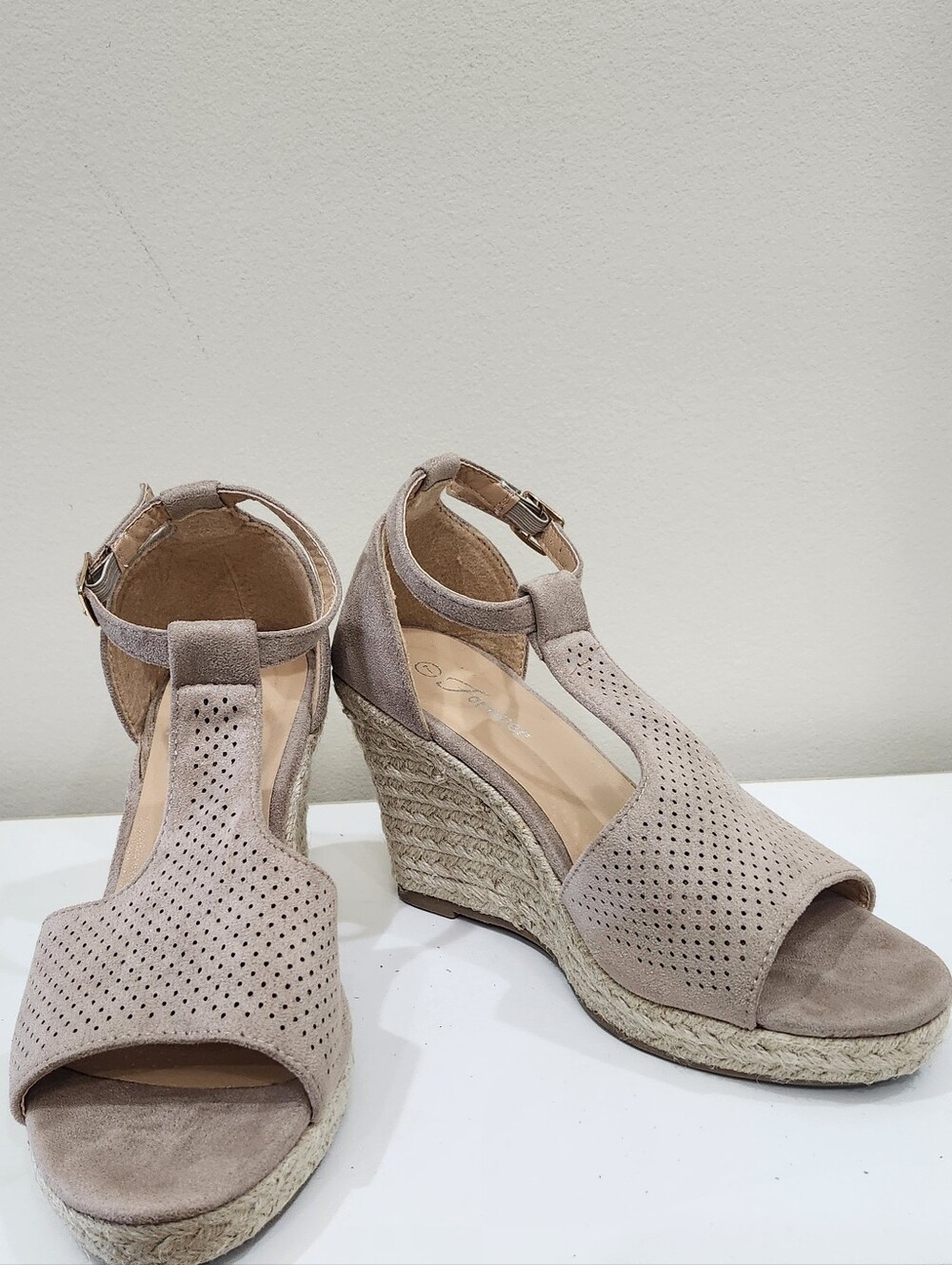 Forever 21 Espadrille Wedge Sandals Size 7 Taupe